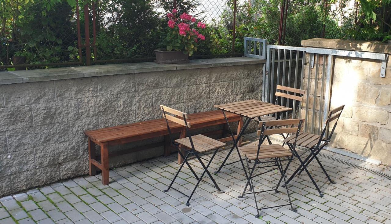 Z - With Private Parking Apartment