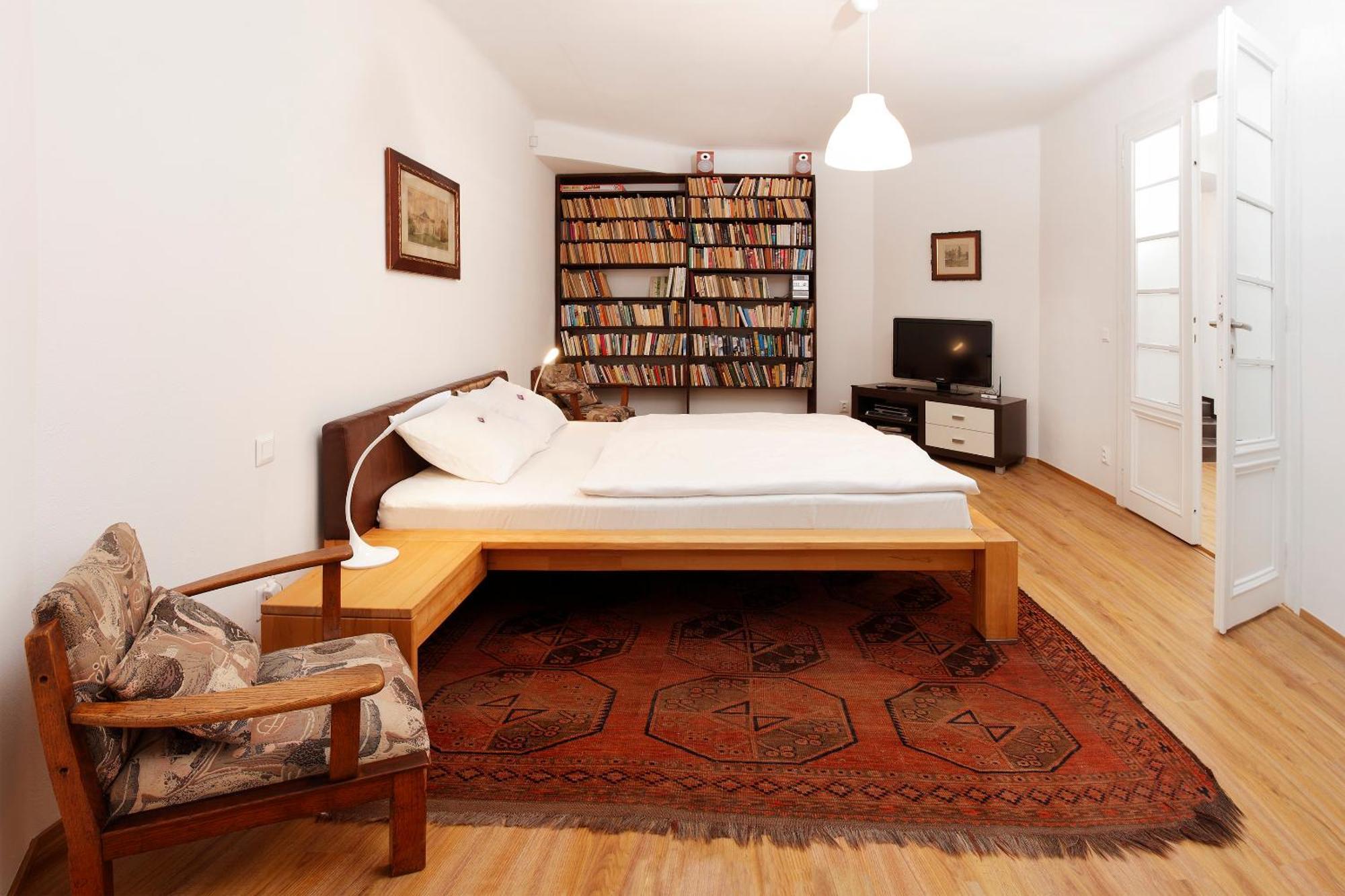 Apartment Z - With Private Parking